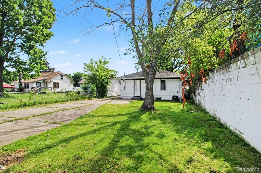 8653 Lanewood Street Westland City MI 48185