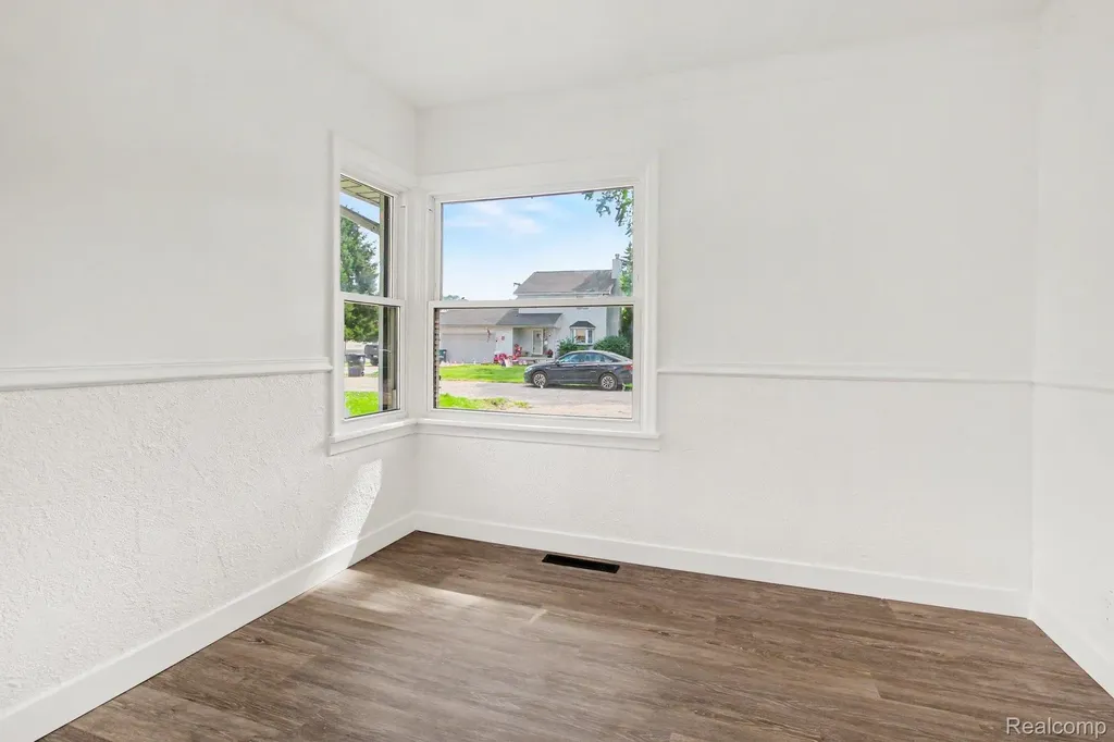 8653 Lanewood Street Westland City MI 48185