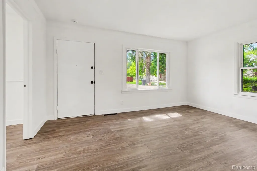 8653 Lanewood Street Westland City MI 48185