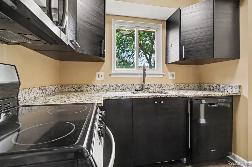 3023 Wolverine Drive Ann Arbor City MI 48108
