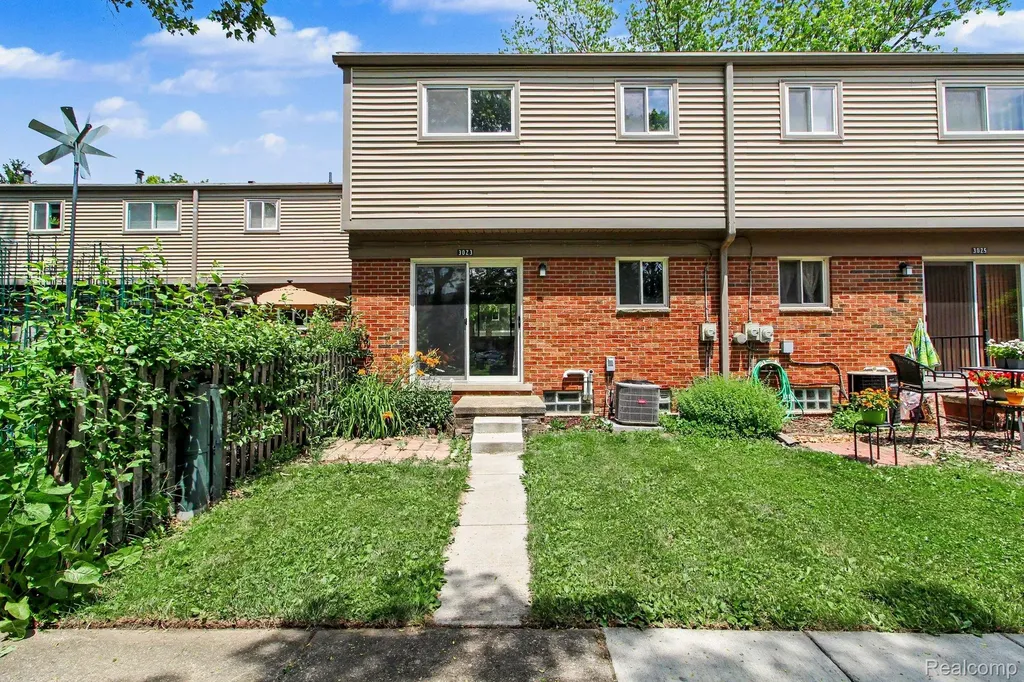 3023 Wolverine Drive Ann Arbor City MI 48108