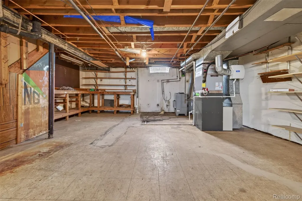 14535 Brohl Drive Warren City MI 48088