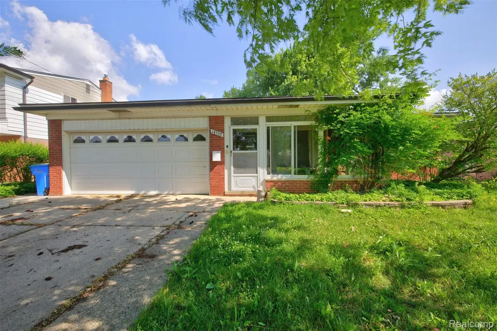 14535 Brohl Drive Warren City MI 48088