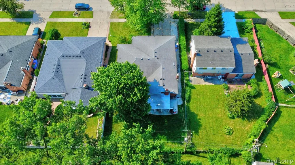 14535 Brohl Drive Warren City MI 48088