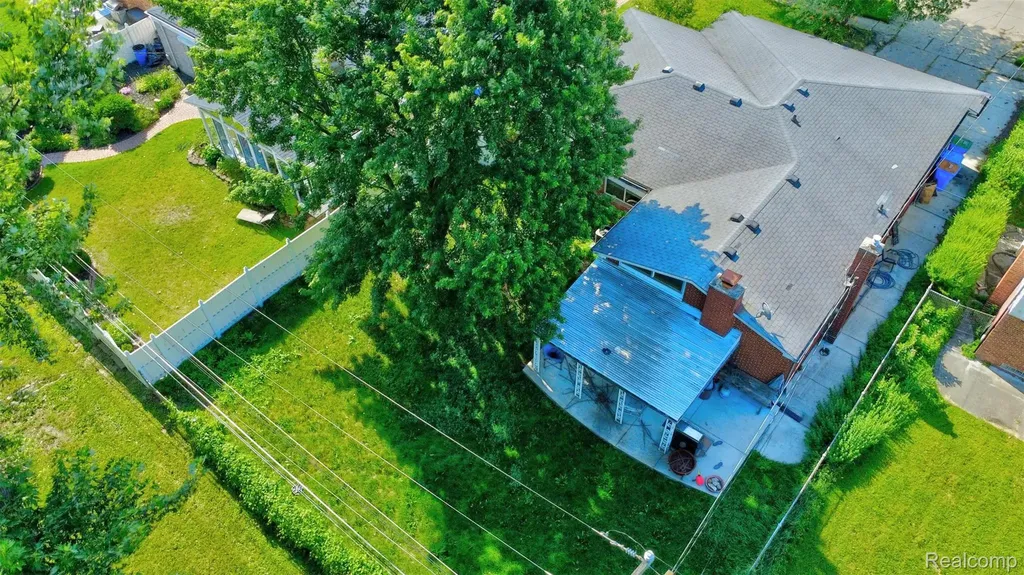 14535 Brohl Drive Warren City MI 48088