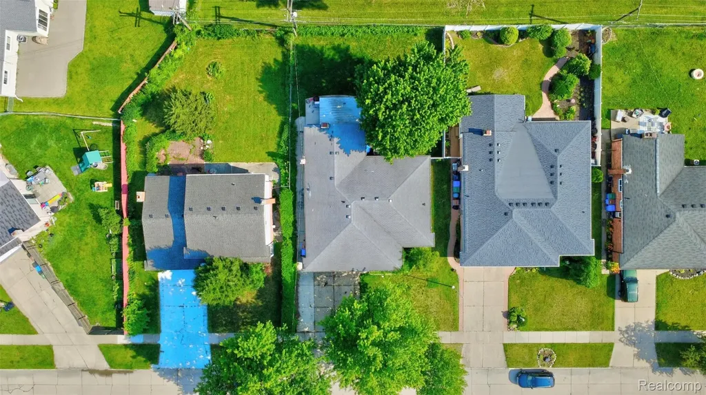 14535 Brohl Drive Warren City MI 48088