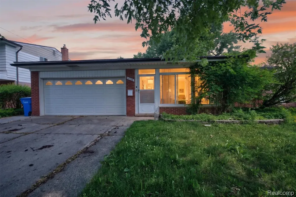 14535 Brohl Drive Warren City MI 48088