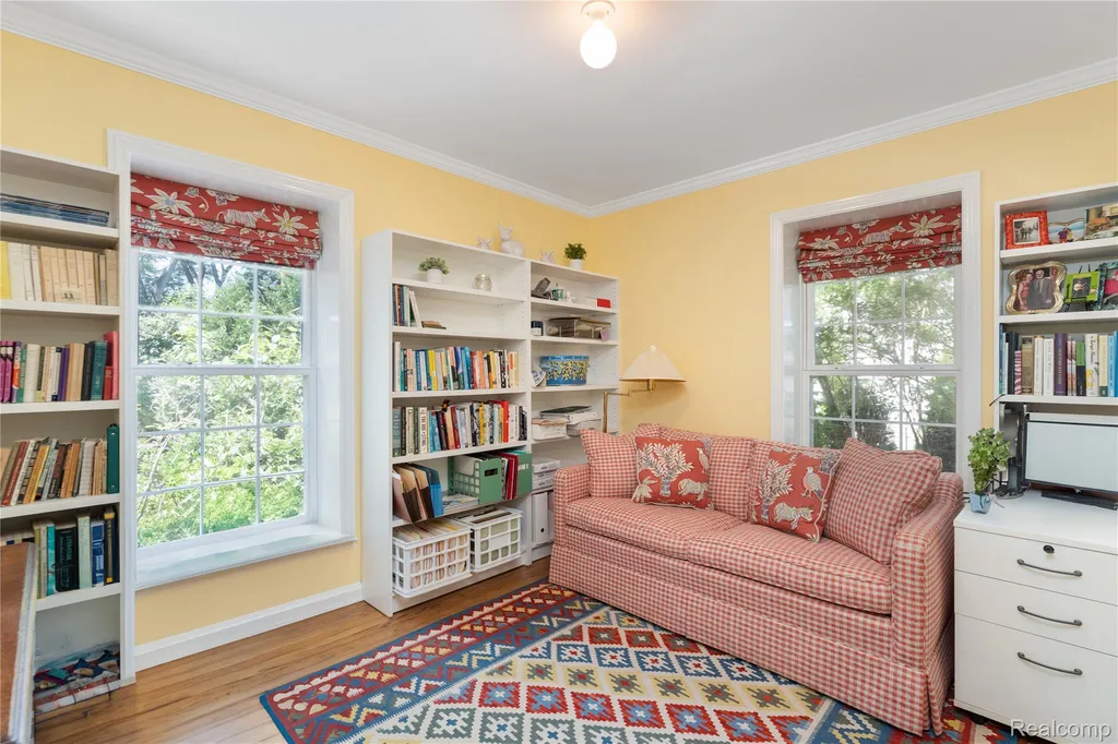 209 Chesterfield Avenue Birmingham City MI 48009