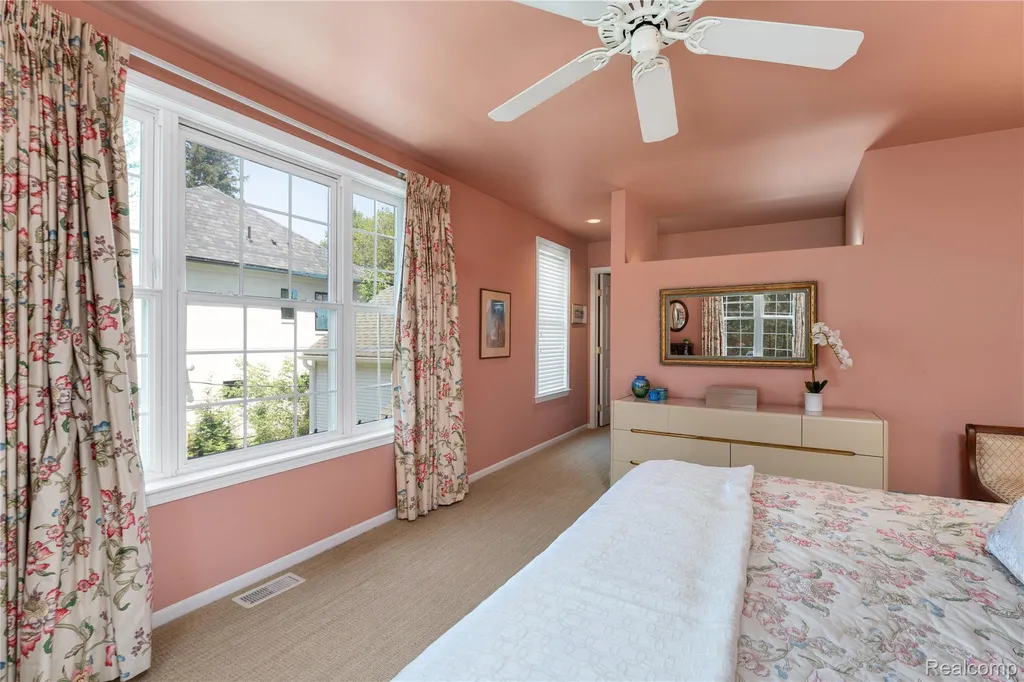 209 Chesterfield Avenue Birmingham City MI 48009