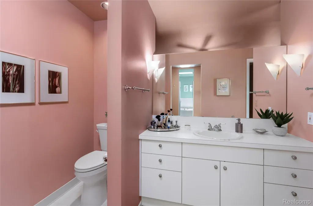 209 Chesterfield Avenue Birmingham City MI 48009