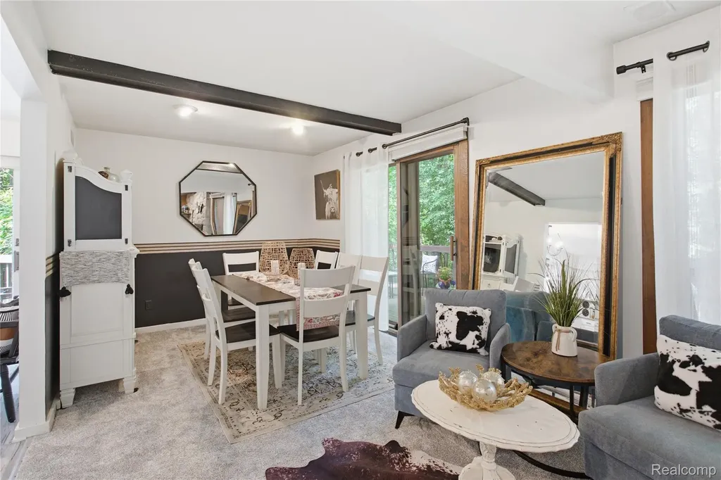 6608 Red Cedar Lane West Bloomfield Charter Township MI 48324