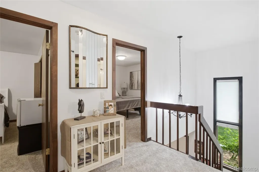 6608 Red Cedar Lane West Bloomfield Charter Township MI 48324