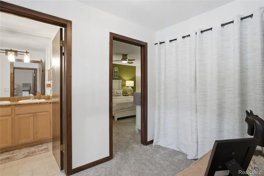 6608 Red Cedar Lane West Bloomfield Charter Township MI 48324