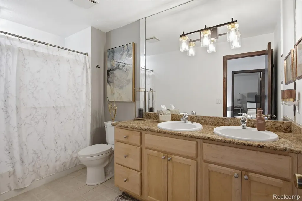 6608 Red Cedar Lane West Bloomfield Charter Township MI 48324