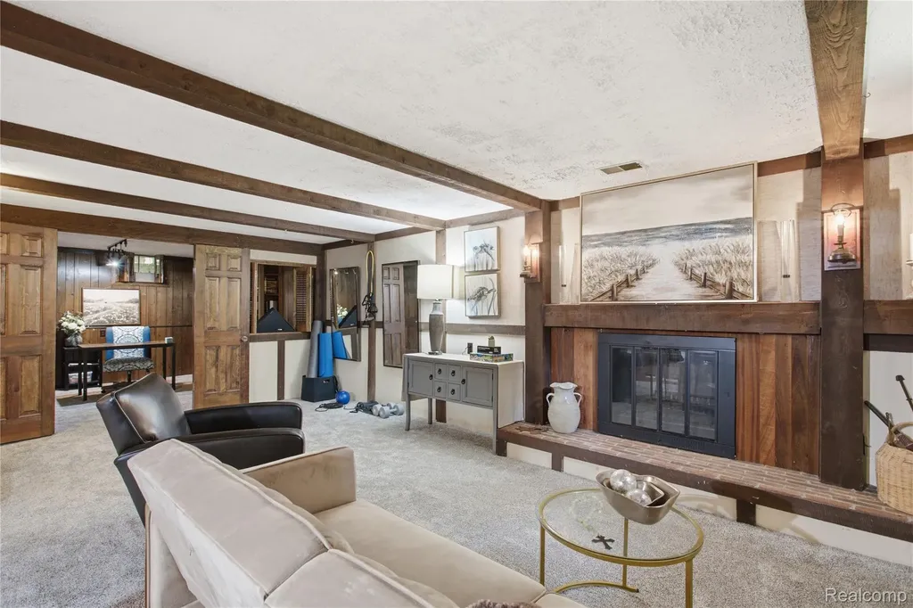 6608 Red Cedar Lane West Bloomfield Charter Township MI 48324