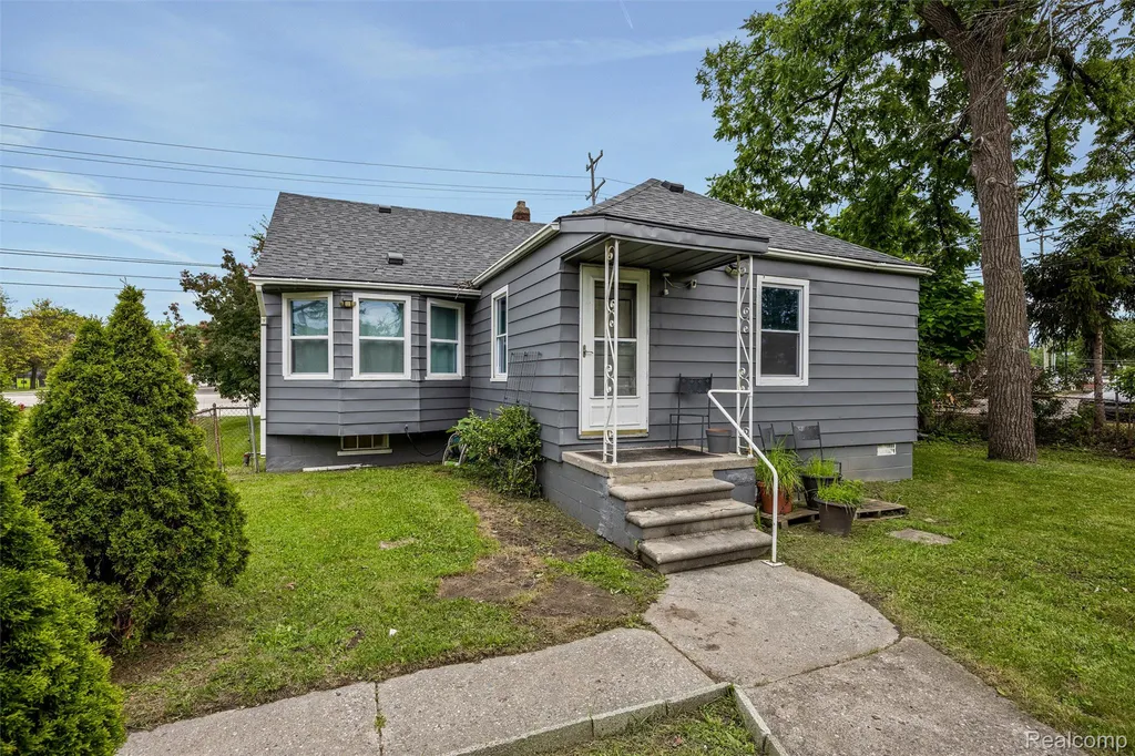 33065 Garfield Road Fraser City MI 48026