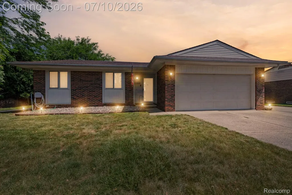 23888 Cedar Ridge Drive Brownstown Charter Township MI 48174