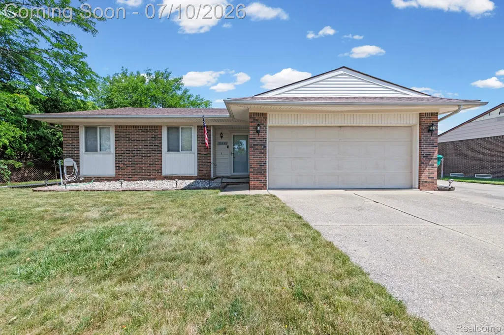 23888 Cedar Ridge Drive Brownstown Charter Township MI 48174