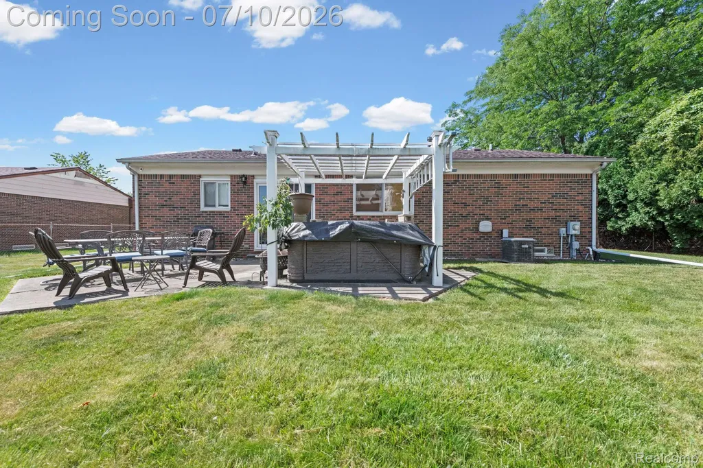 23888 Cedar Ridge Drive Brownstown Charter Township MI 48174