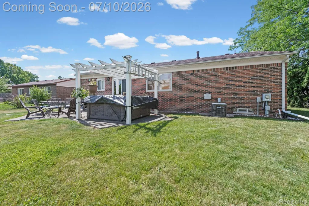 23888 Cedar Ridge Drive Brownstown Charter Township MI 48174