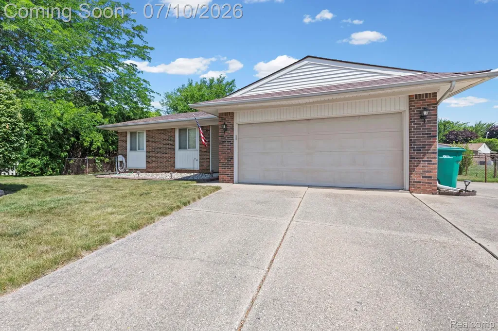 23888 Cedar Ridge Drive Brownstown Charter Township MI 48174