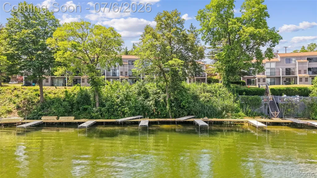 9597 Harbour Cove Court Ypsilanti Charter Township MI 48197
