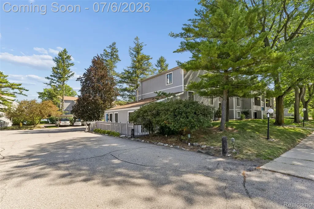 9597 Harbour Cove Court Ypsilanti Charter Township MI 48197