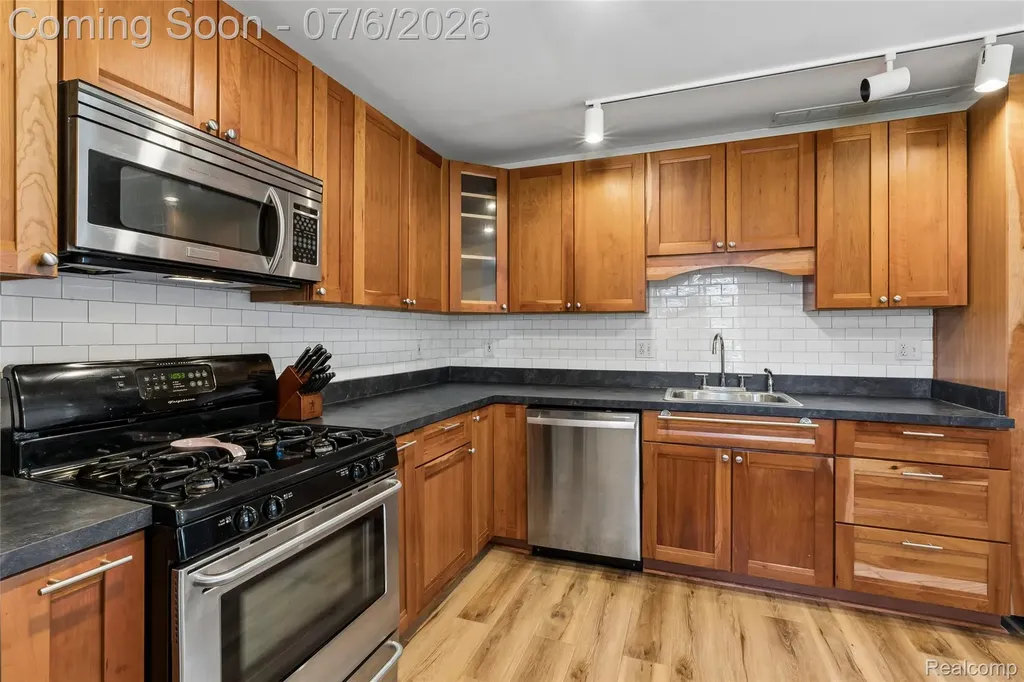 9597 Harbour Cove Court Ypsilanti Charter Township MI 48197