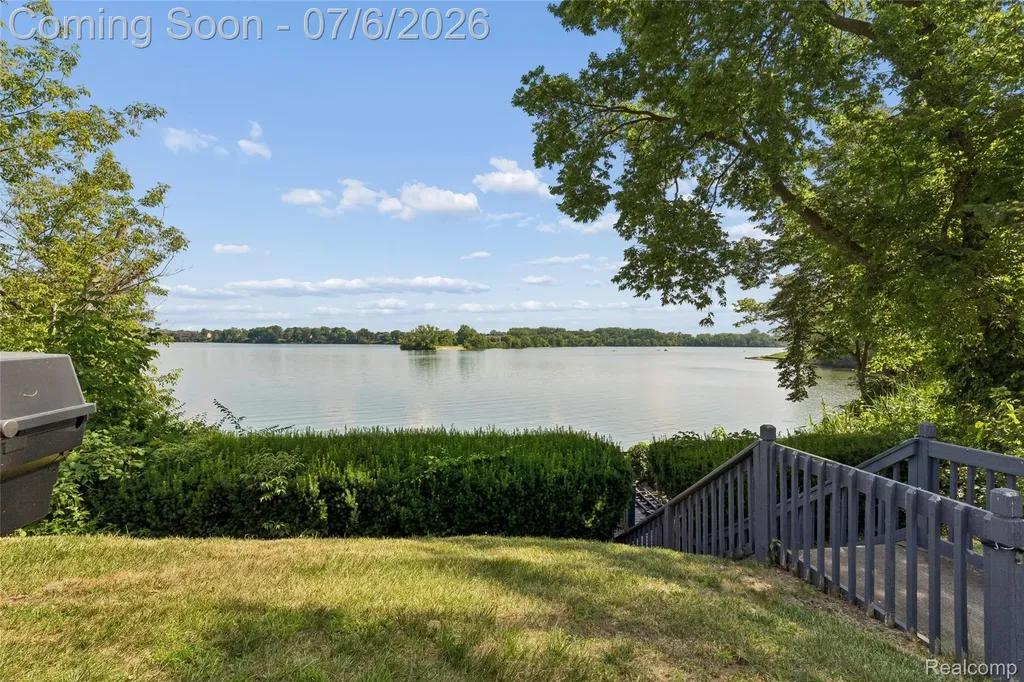 9597 Harbour Cove Court Ypsilanti Charter Township MI 48197