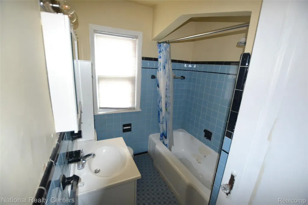 8267 Carlin Street Detroit City MI 48228