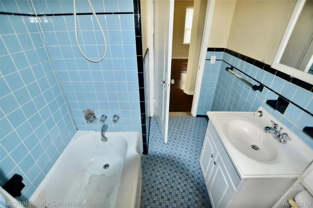 8267 Carlin Street Detroit City MI 48228