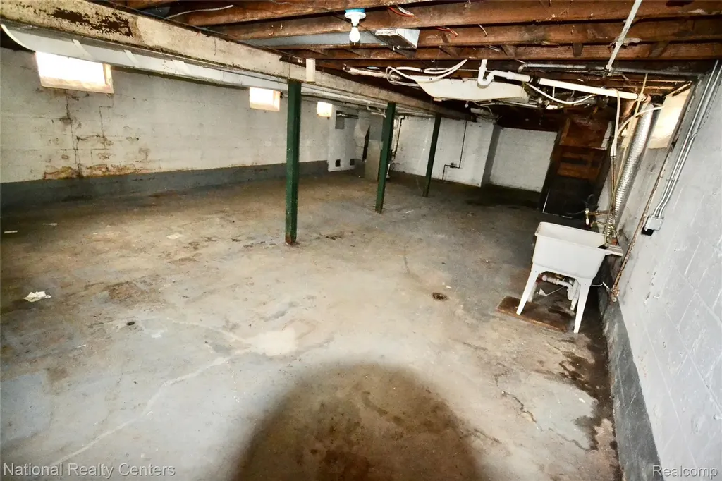 8267 Carlin Street Detroit City MI 48228