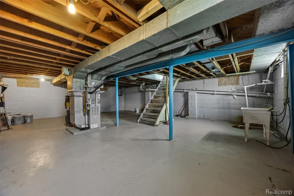 33065 Garfield Road Fraser City MI 48026