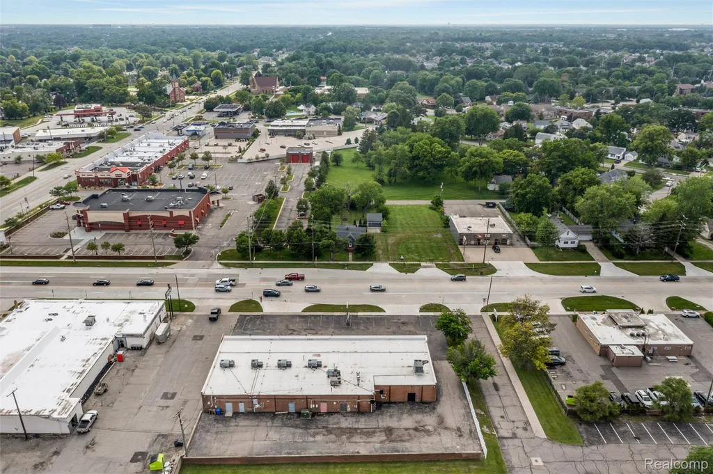 33065 Garfield Road Fraser City MI 48026