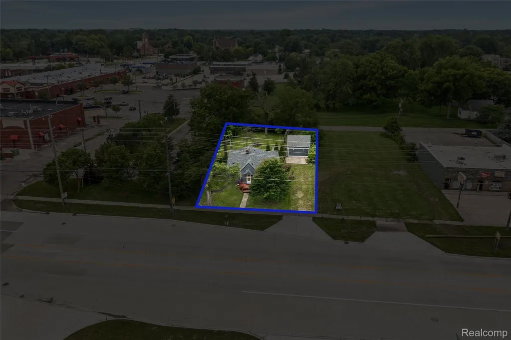 33065 Garfield Road Fraser City MI 48026