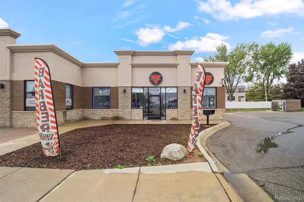 35223 Ford Road Detroit City MI 48185