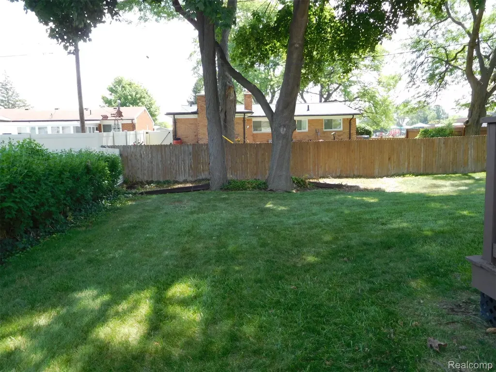 39116 Lea Court Sterling Heights City MI 48313