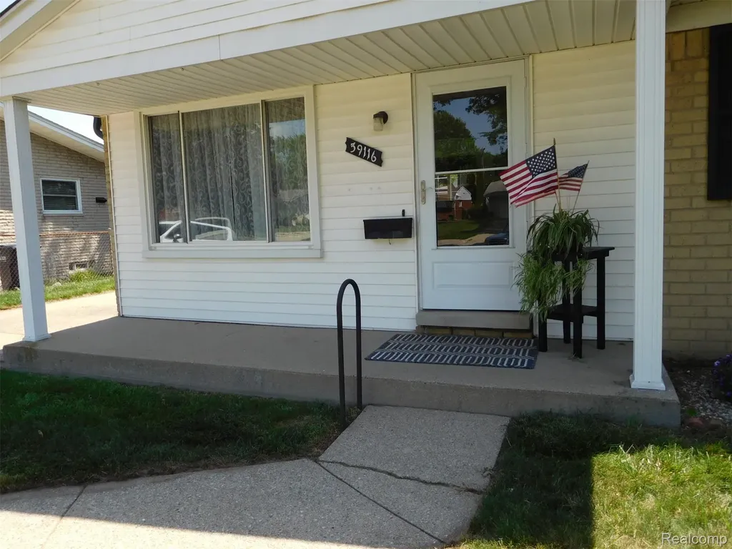 39116 Lea Court Sterling Heights City MI 48313
