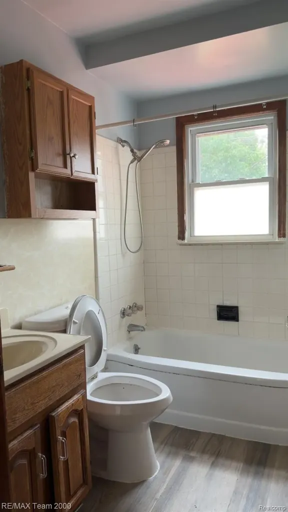 1774 Detroit Avenue Lincoln Park City MI 48146