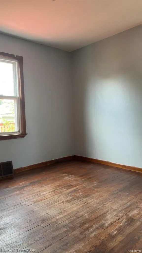1774 Detroit Avenue Lincoln Park City MI 48146
