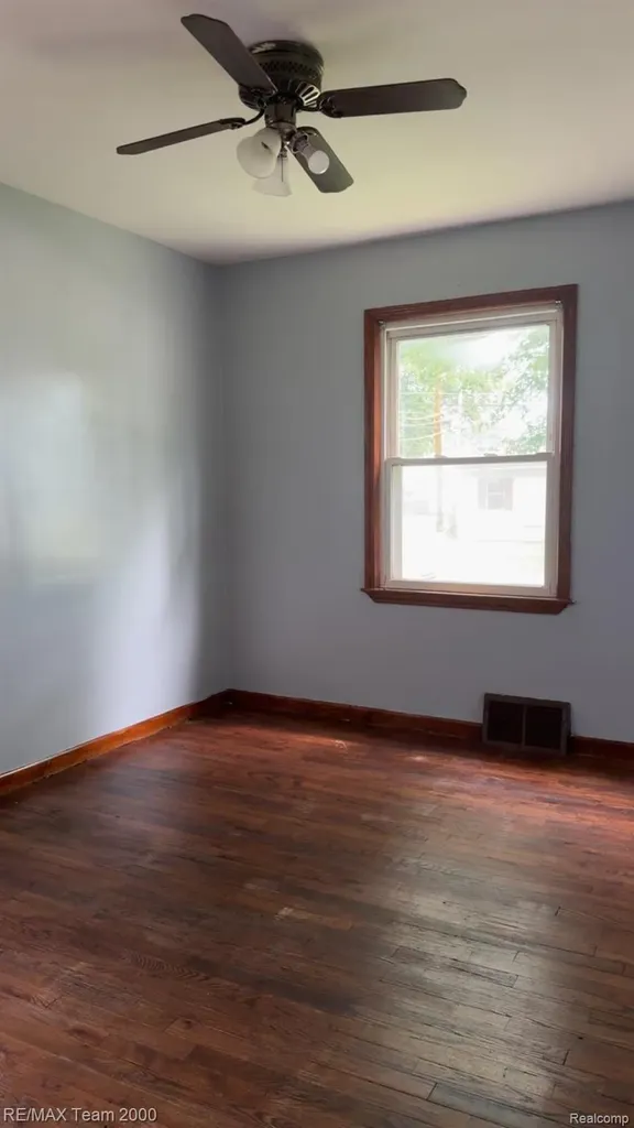 1774 Detroit Avenue Lincoln Park City MI 48146