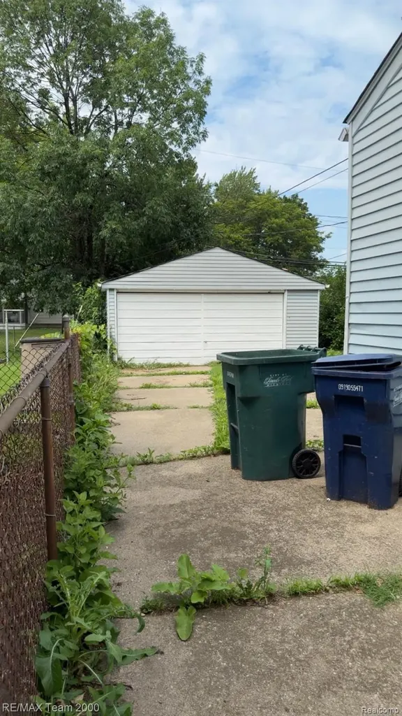 1774 Detroit Avenue Lincoln Park City MI 48146