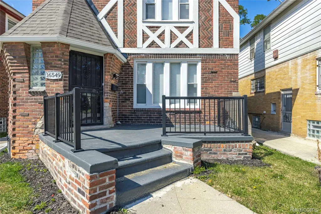 16549 Washburn Street Detroit City MI 48221