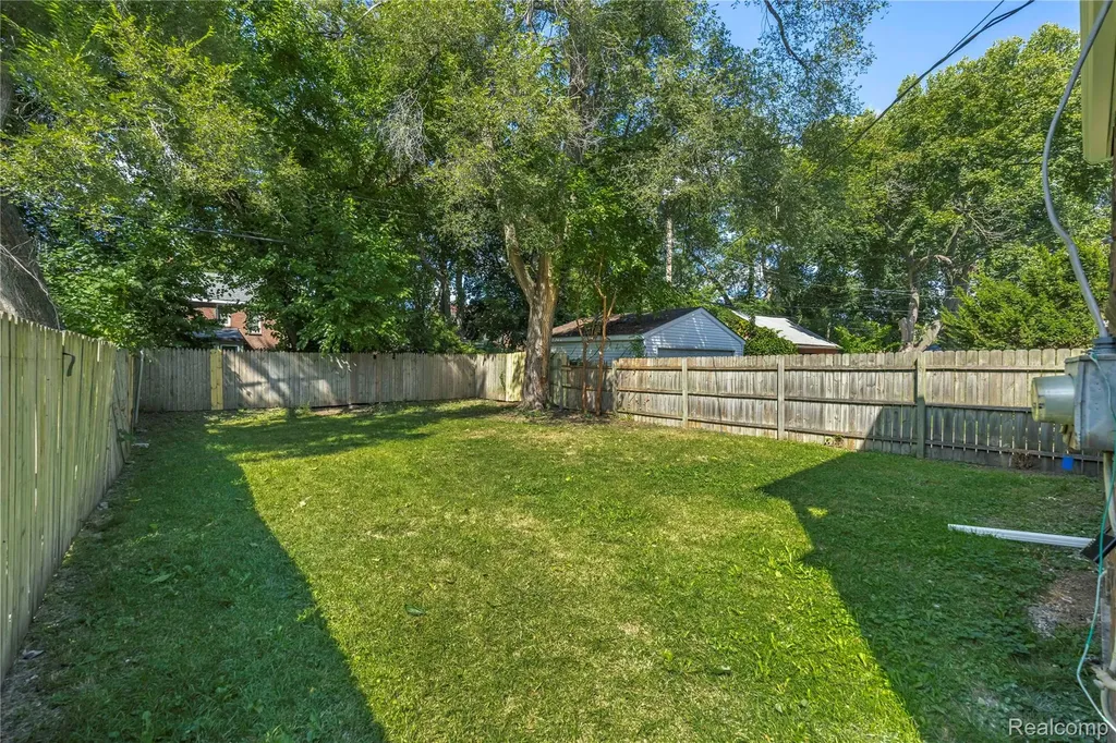 16549 Washburn Street Detroit City MI 48221
