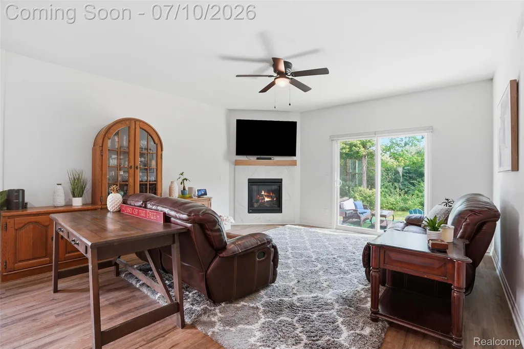 11789 Hines Place Drive Livonia City MI 48150