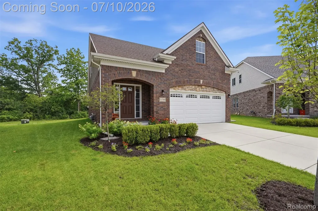 11789 Hines Place Drive Livonia City MI 48150
