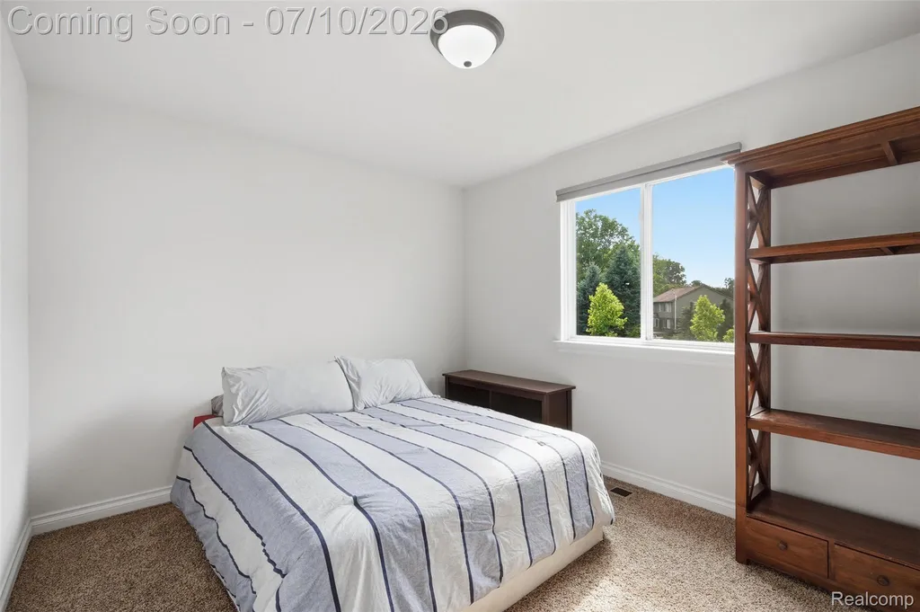 11789 Hines Place Drive Livonia City MI 48150