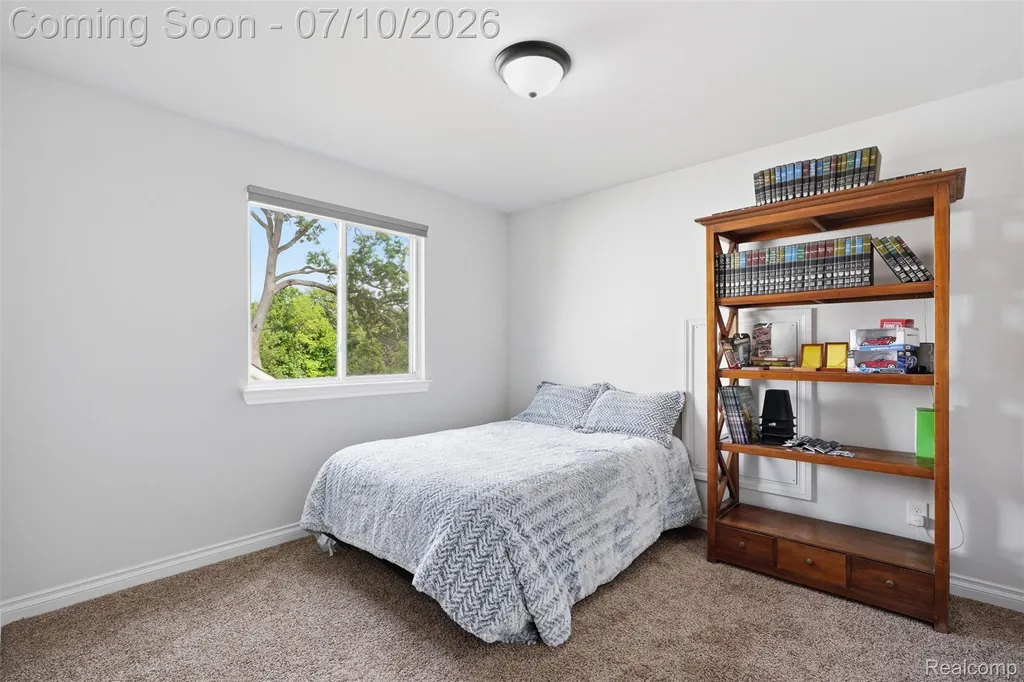 11789 Hines Place Drive Livonia City MI 48150