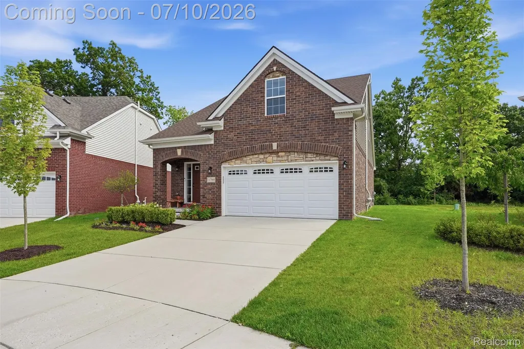 11789 Hines Place Drive Livonia City MI 48150