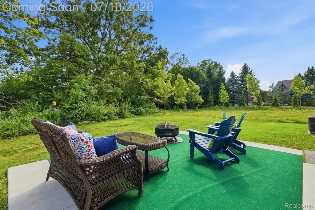 11789 Hines Place Drive Livonia City MI 48150